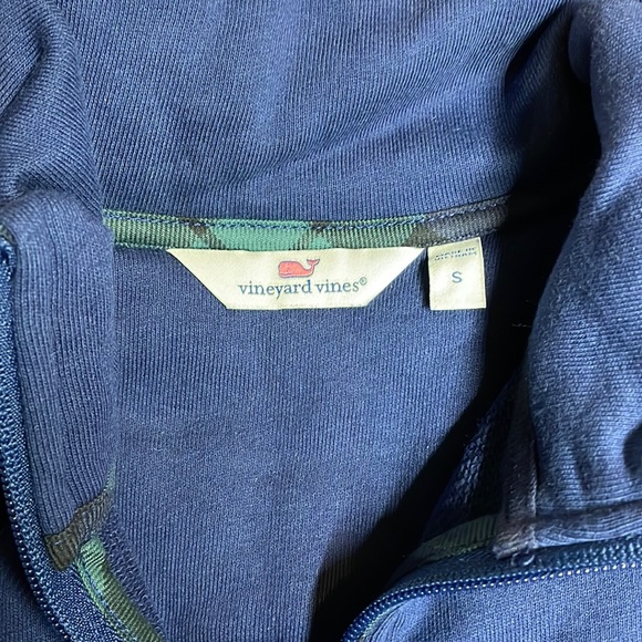 Never worn Vineyard Vines shep shirt - Picture 3 of 3